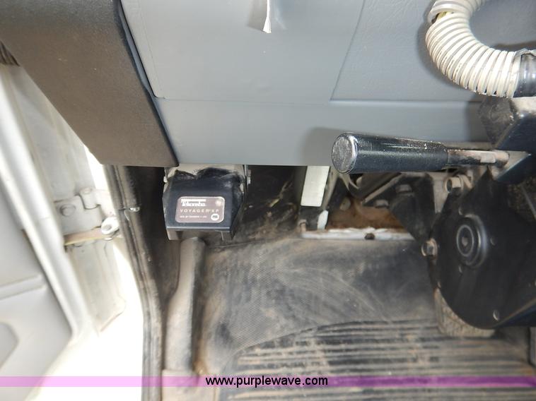 image for item K1528 2002 Freightliner FL70 bucket truck