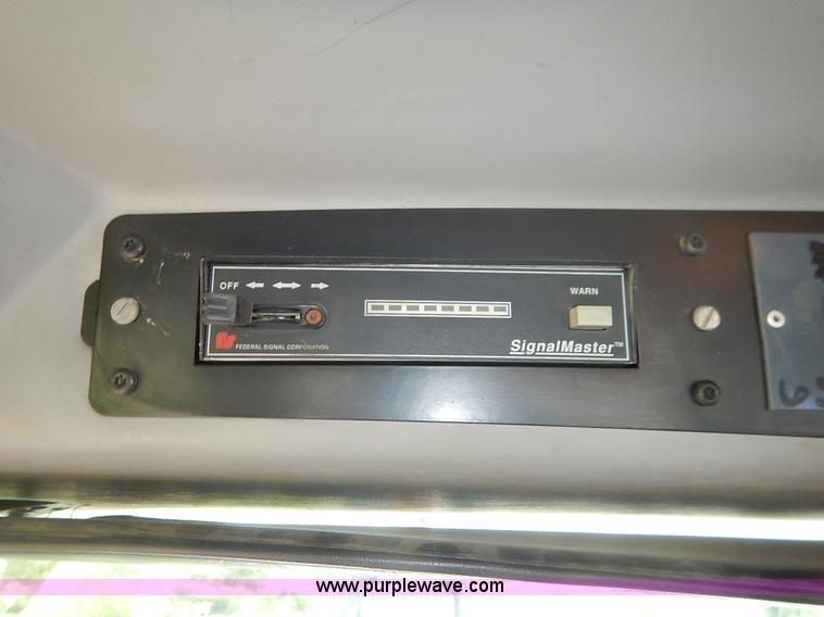 image for item K1528 2002 Freightliner FL70 bucket truck