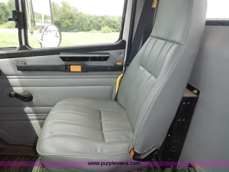 image for item K1528 2002 Freightliner FL70 bucket truck