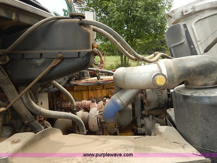 image for item K1528 2002 Freightliner FL70 bucket truck