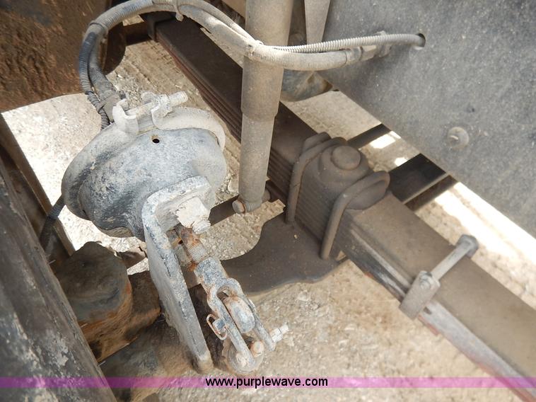 image for item K1528 2002 Freightliner FL70 bucket truck