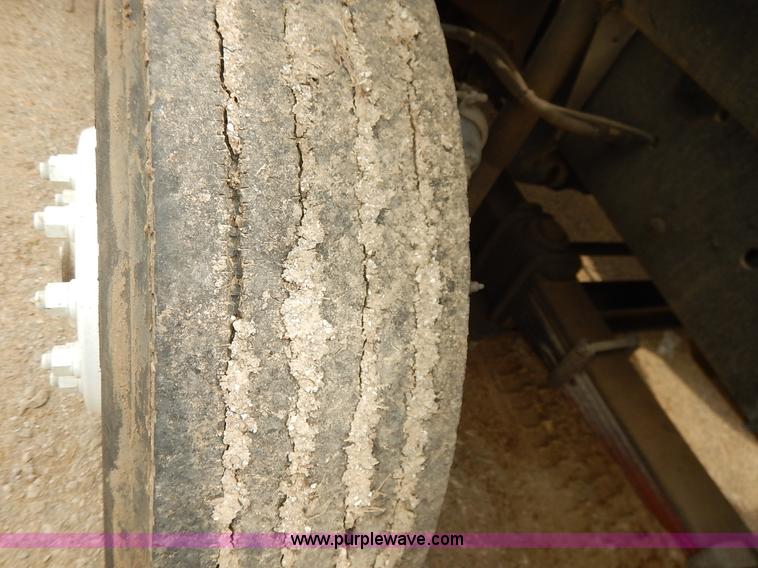 image for item K1528 2002 Freightliner FL70 bucket truck