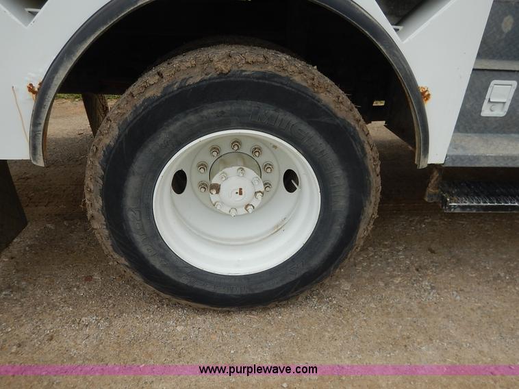 image for item K1528 2002 Freightliner FL70 bucket truck