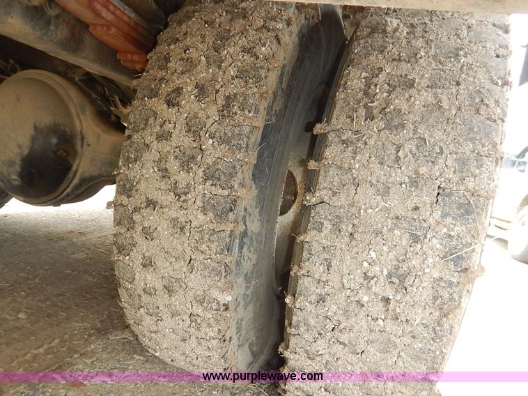 image for item K1528 2002 Freightliner FL70 bucket truck