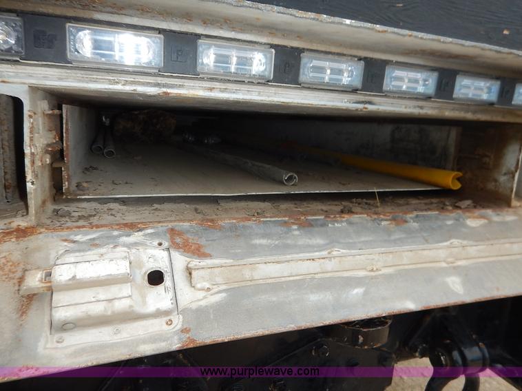 image for item K1528 2002 Freightliner FL70 bucket truck