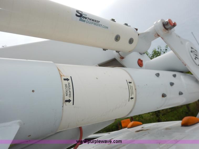 image for item K1528 2002 Freightliner FL70 bucket truck