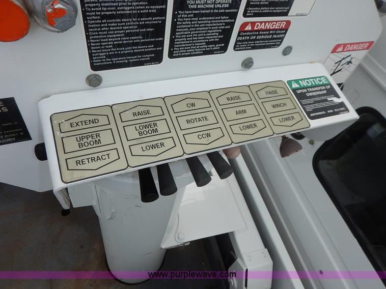 image for item K1528 2002 Freightliner FL70 bucket truck