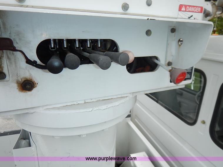 image for item K1528 2002 Freightliner FL70 bucket truck