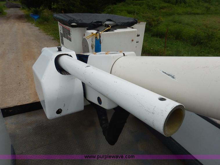 image for item K1528 2002 Freightliner FL70 bucket truck