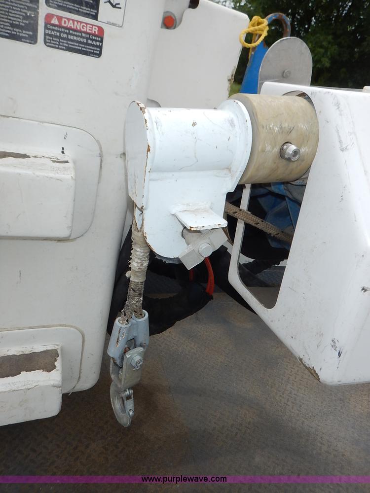 image for item K1528 2002 Freightliner FL70 bucket truck