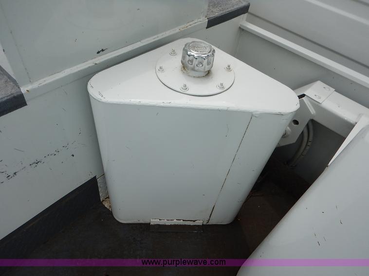 image for item K1528 2002 Freightliner FL70 bucket truck