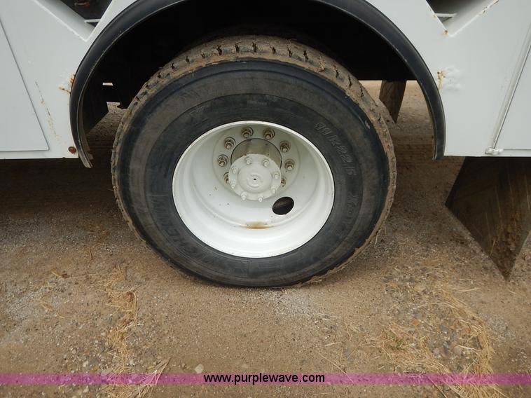 image for item K1528 2002 Freightliner FL70 bucket truck