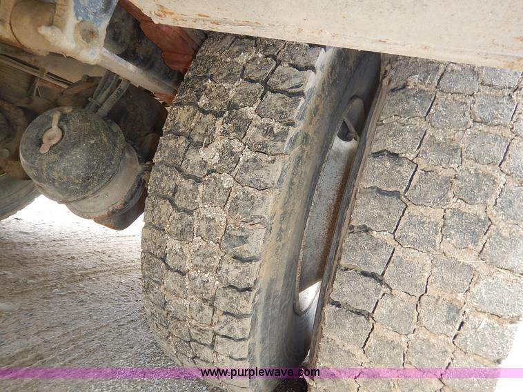 image for item K1528 2002 Freightliner FL70 bucket truck