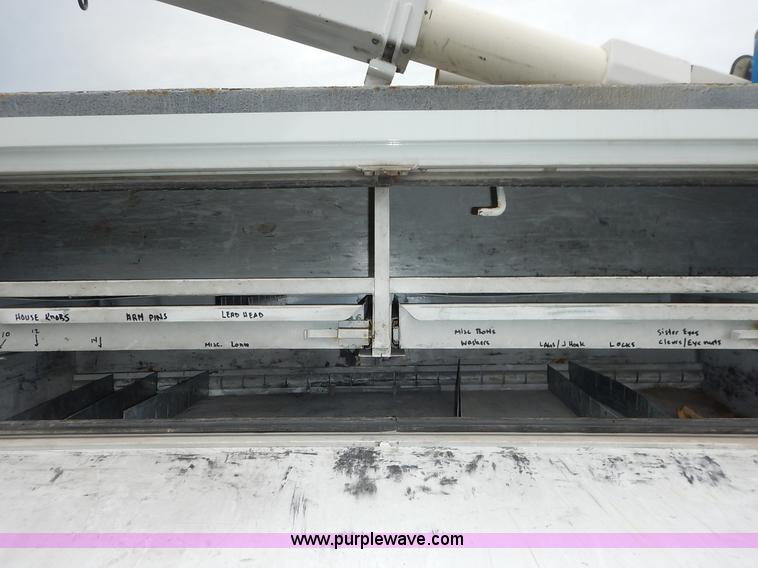 image for item K1528 2002 Freightliner FL70 bucket truck