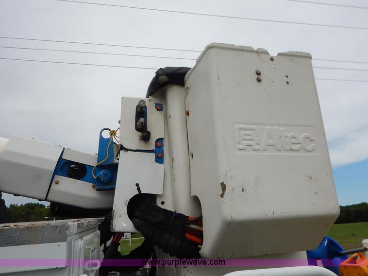 image for item K1528 2002 Freightliner FL70 bucket truck