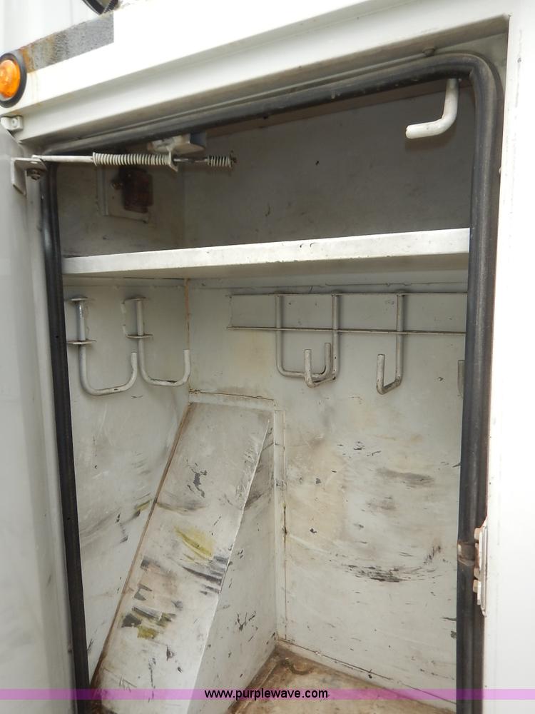 image for item K1528 2002 Freightliner FL70 bucket truck