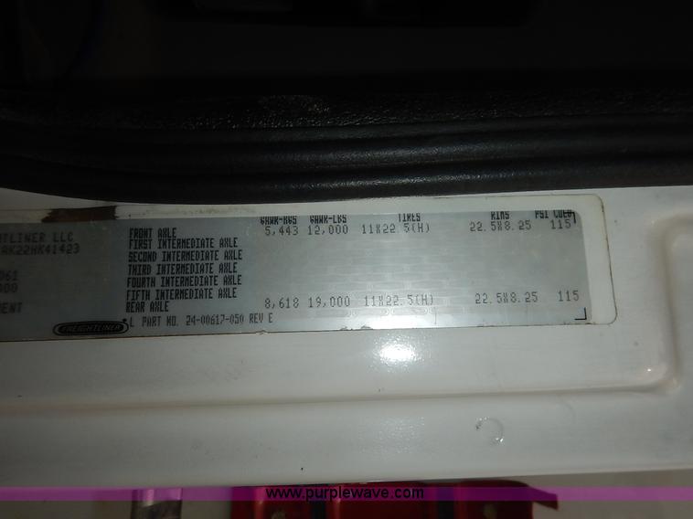 image for item K1528 2002 Freightliner FL70 bucket truck