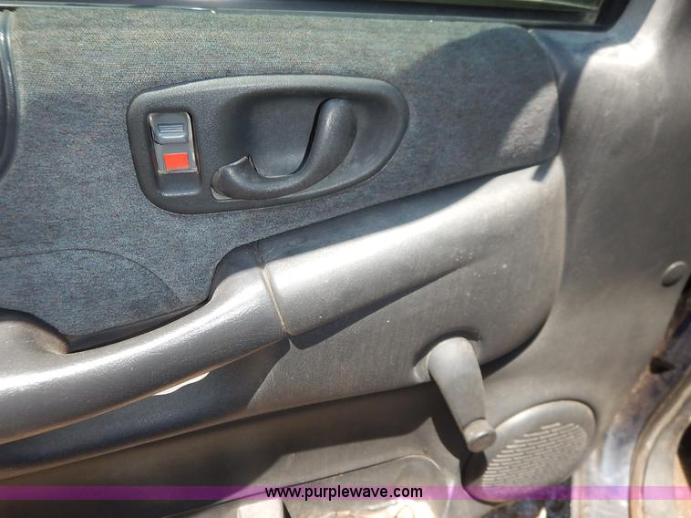 image for item K1550 1998 Chevrolet S10 LS Ext. Cab pickup truck