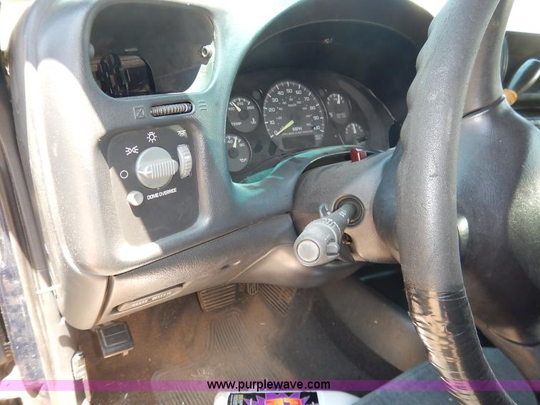 image for item K1550 1998 Chevrolet S10 LS Ext. Cab pickup truck