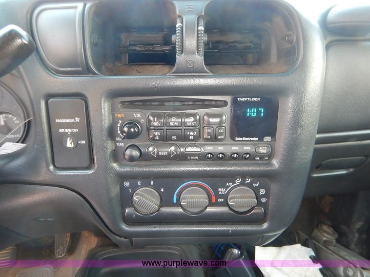 image for item K1550 1998 Chevrolet S10 LS Ext. Cab pickup truck