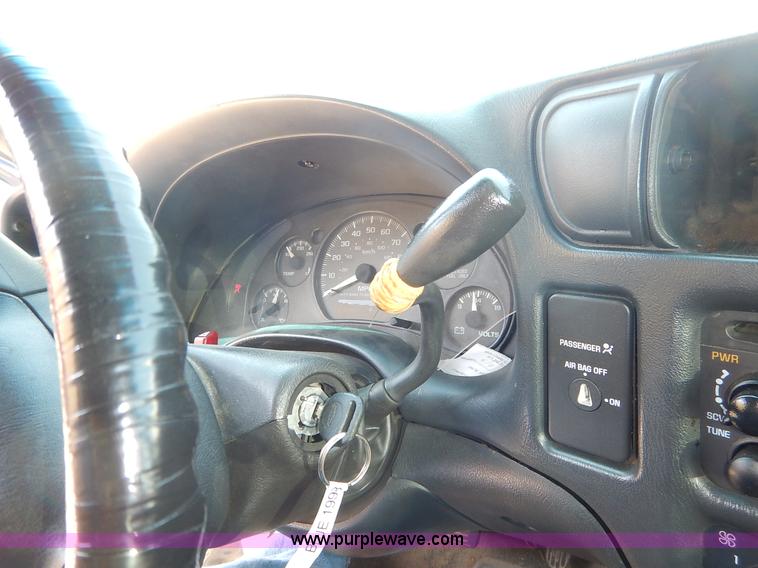 image for item K1550 1998 Chevrolet S10 LS Ext. Cab pickup truck