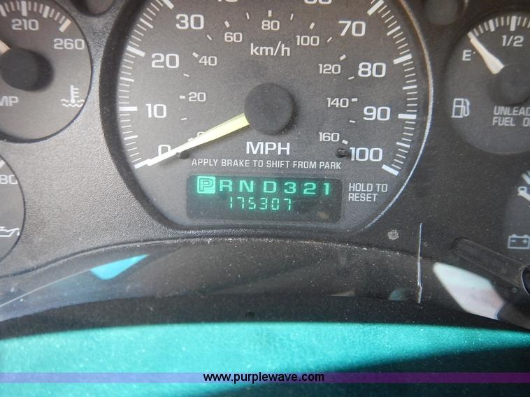 image for item K1550 1998 Chevrolet S10 LS Ext. Cab pickup truck