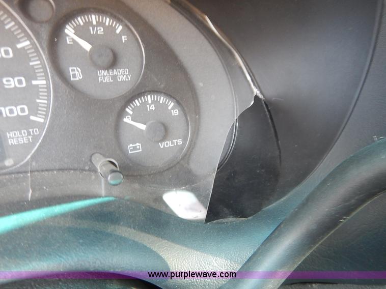 image for item K1550 1998 Chevrolet S10 LS Ext. Cab pickup truck