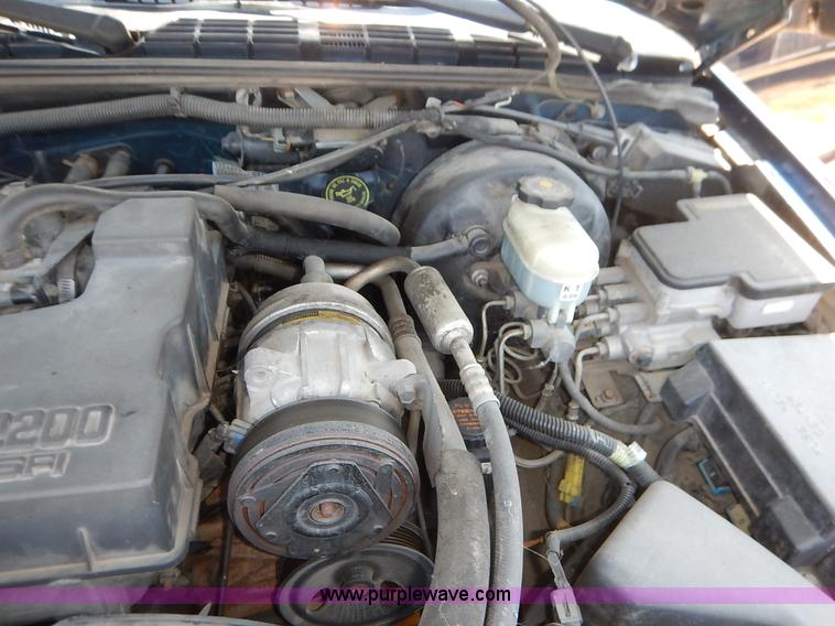 image for item K1550 1998 Chevrolet S10 LS Ext. Cab pickup truck