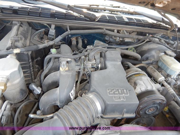 image for item K1550 1998 Chevrolet S10 LS Ext. Cab pickup truck