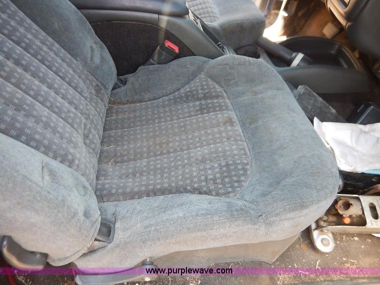 image for item K1550 1998 Chevrolet S10 LS Ext. Cab pickup truck