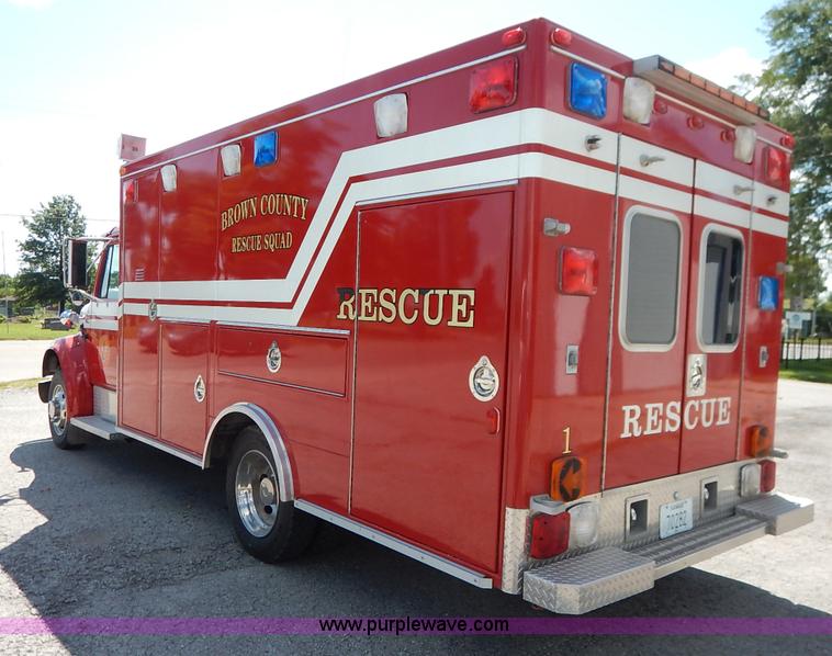 image for item K1584 1989 International S1600 fire rescue truck