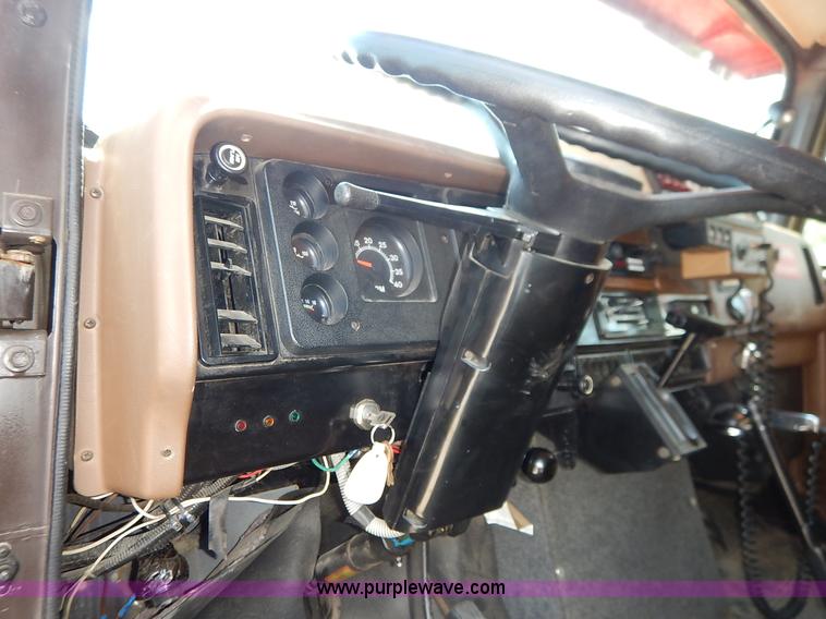 image for item K1584 1989 International S1600 fire rescue truck