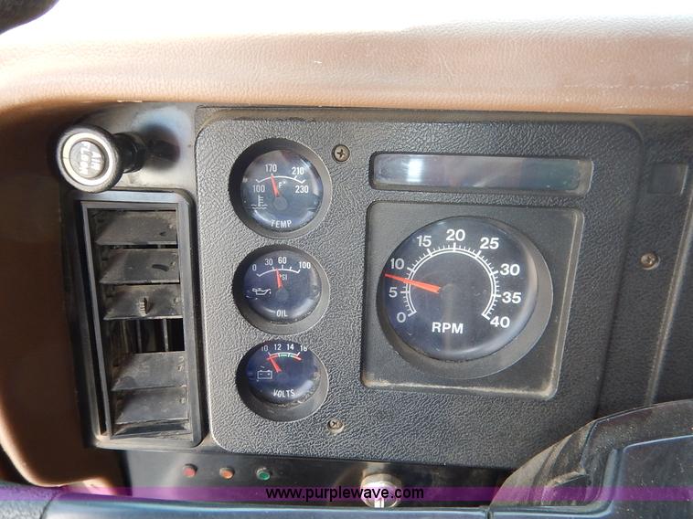 image for item K1584 1989 International S1600 fire rescue truck