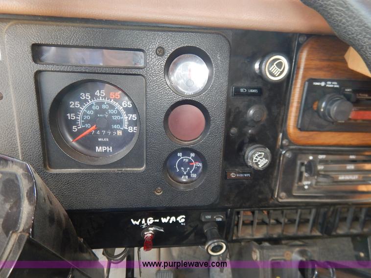 image for item K1584 1989 International S1600 fire rescue truck