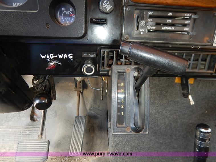 image for item K1584 1989 International S1600 fire rescue truck