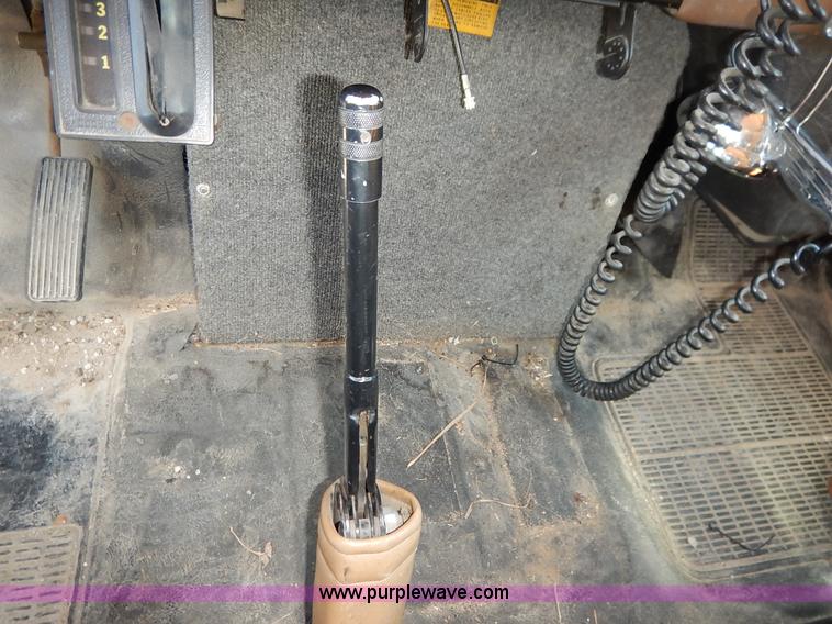 image for item K1584 1989 International S1600 fire rescue truck