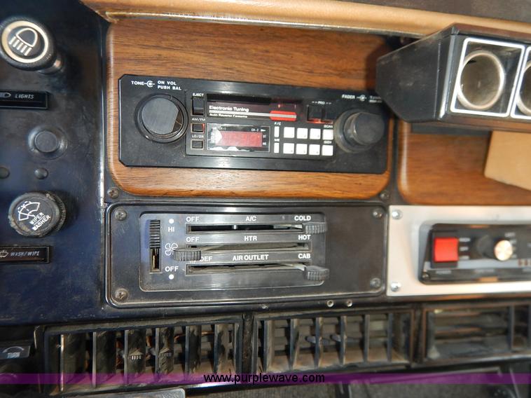 image for item K1584 1989 International S1600 fire rescue truck