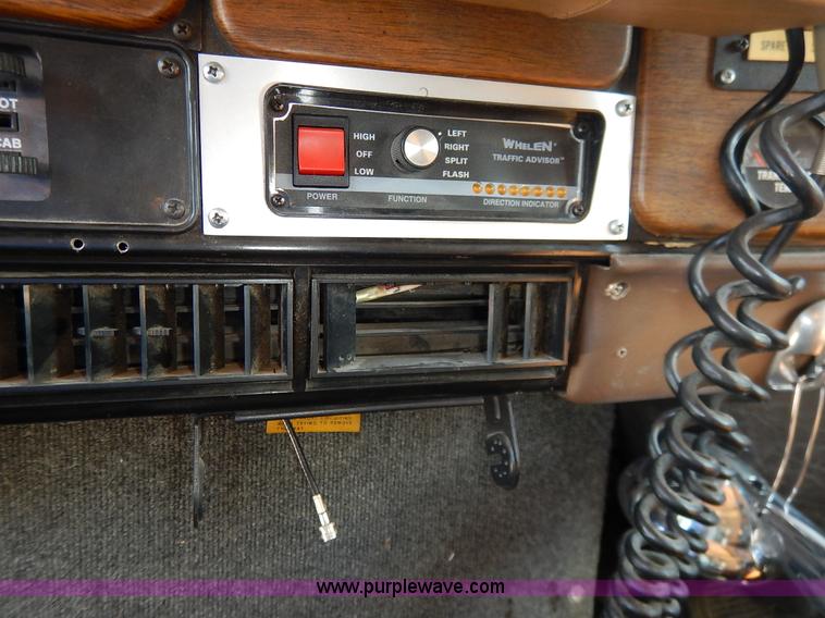 image for item K1584 1989 International S1600 fire rescue truck