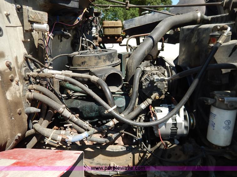 image for item K1584 1989 International S1600 fire rescue truck