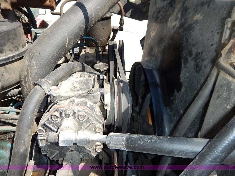 image for item K1584 1989 International S1600 fire rescue truck