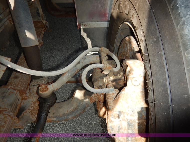 image for item K1584 1989 International S1600 fire rescue truck