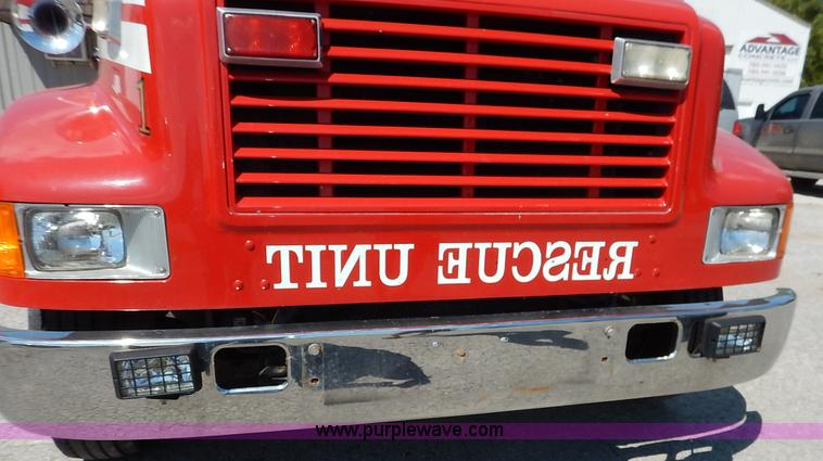 image for item K1584 1989 International S1600 fire rescue truck