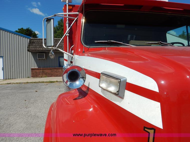 image for item K1584 1989 International S1600 fire rescue truck