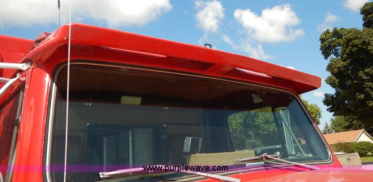 image for item K1584 1989 International S1600 fire rescue truck