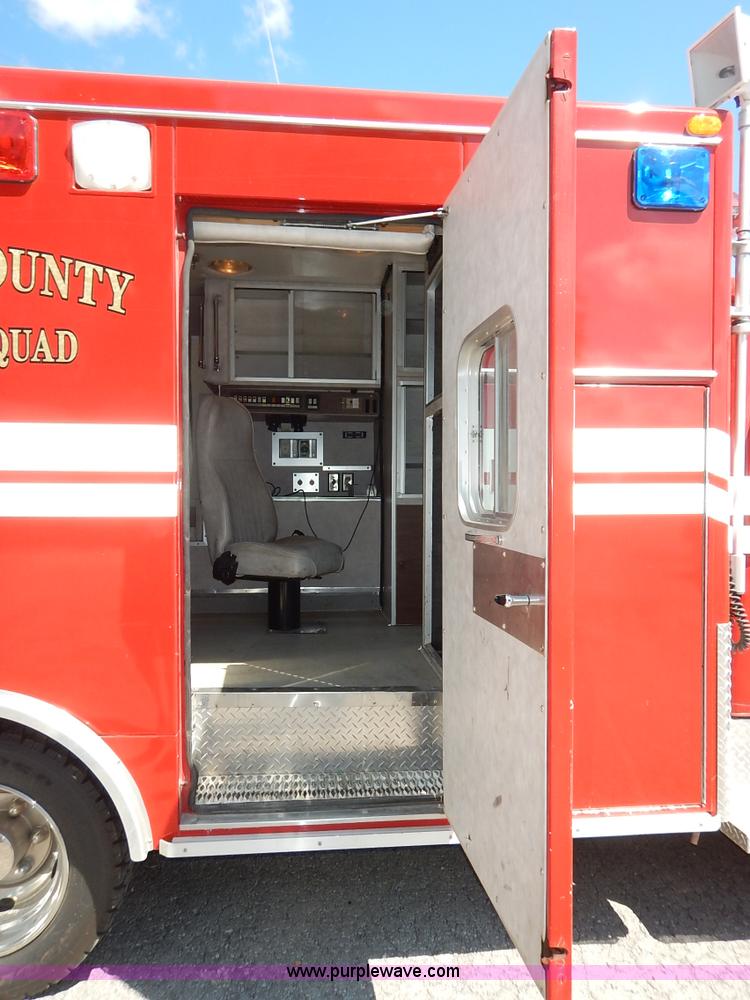 image for item K1584 1989 International S1600 fire rescue truck