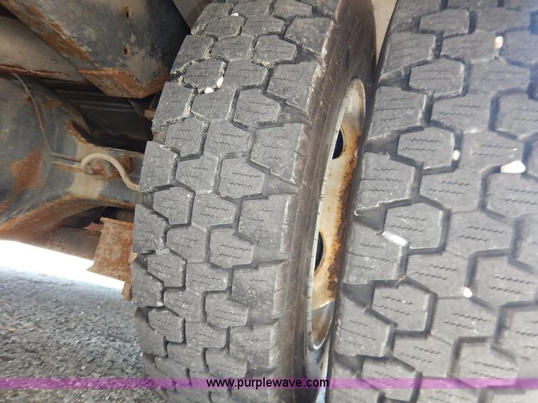 image for item K1584 1989 International S1600 fire rescue truck