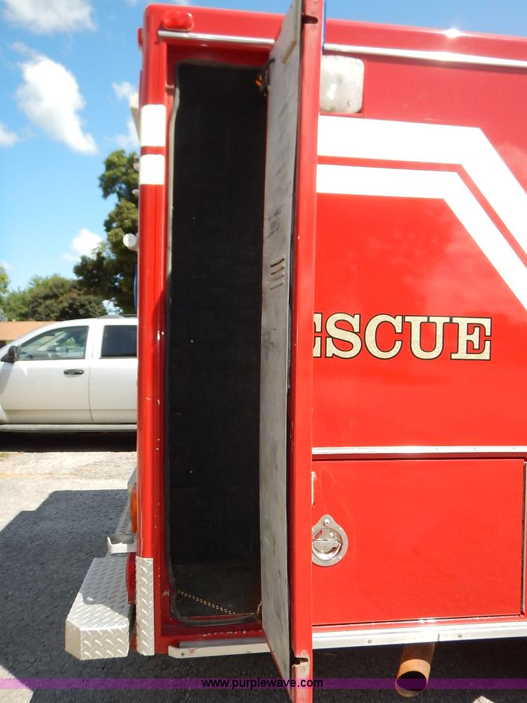 image for item K1584 1989 International S1600 fire rescue truck