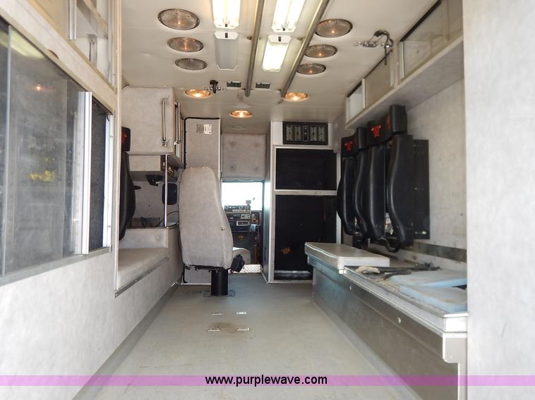 image for item K1584 1989 International S1600 fire rescue truck