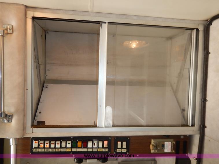 image for item K1584 1989 International S1600 fire rescue truck