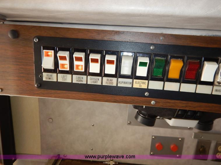 image for item K1584 1989 International S1600 fire rescue truck